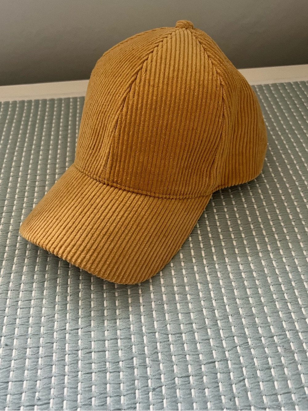 David and Young women’s  corduroy hat, yellow/gold/mustard